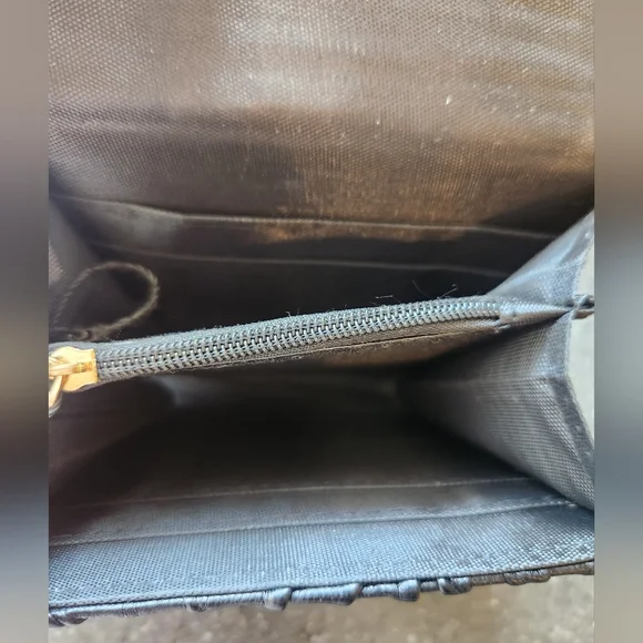 XOXO Wallet WOMEN'S, WALLET, XOXO, BLACK WITH GOLD ACCENTS, NWOT - Picture 4 of 7